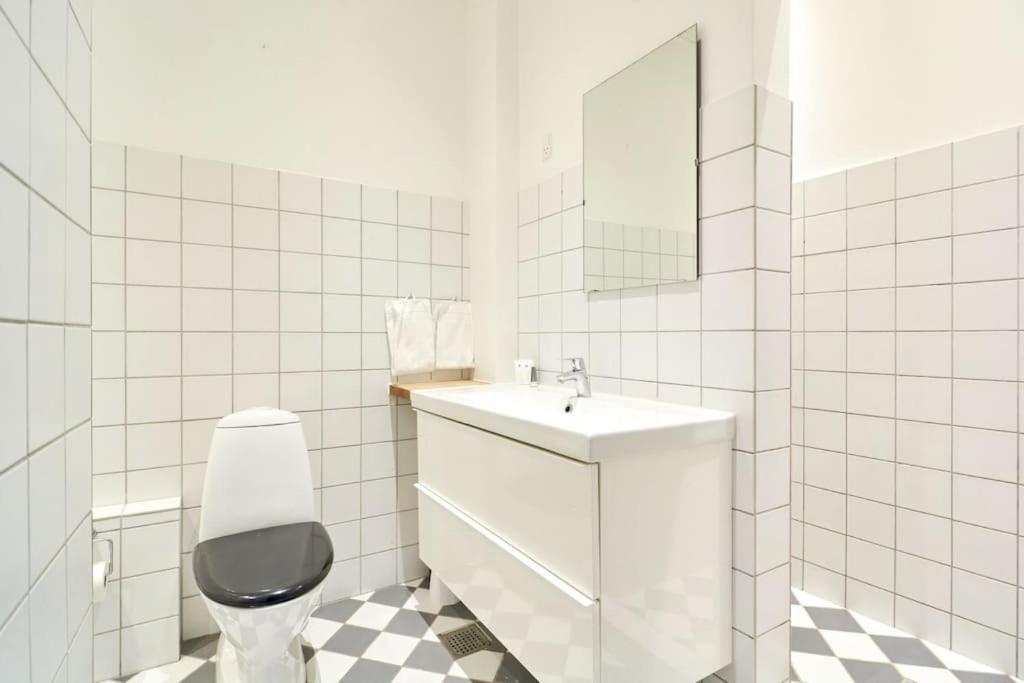 Moderen And Sleek 3Br With Bath By The Lakes And Metro Kopenhaga Zewnętrze zdjęcie