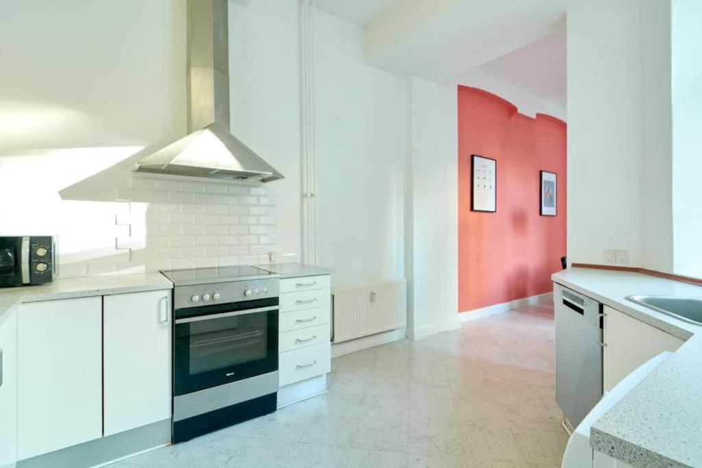 Moderen And Sleek 3Br With Bath By The Lakes And Metro Kopenhaga Zewnętrze zdjęcie