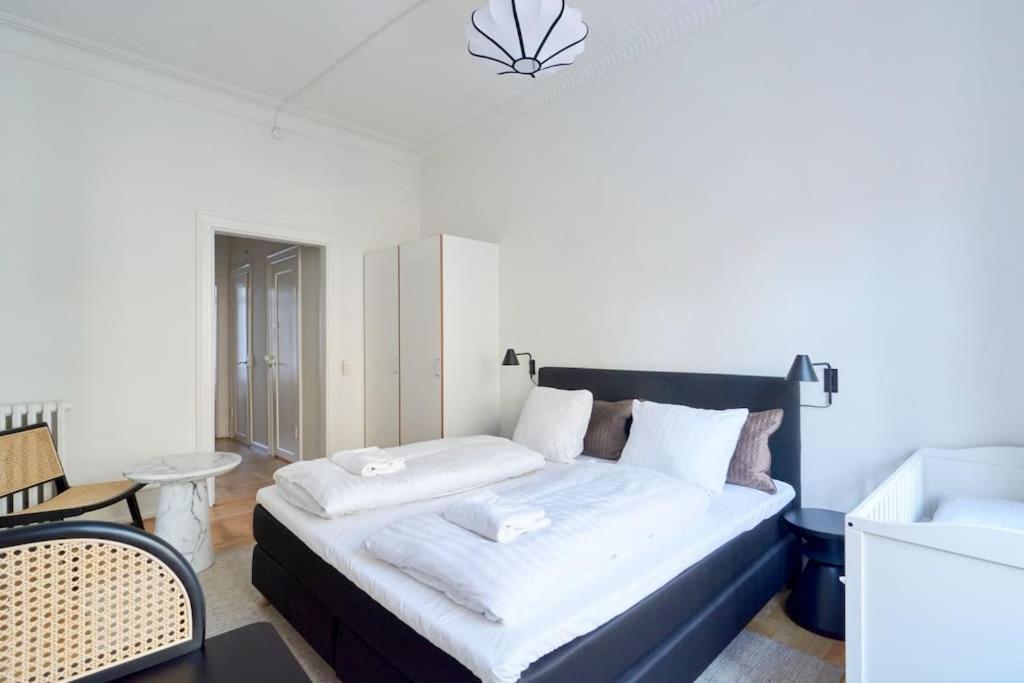 Moderen And Sleek 3Br With Bath By The Lakes And Metro Kopenhaga Zewnętrze zdjęcie