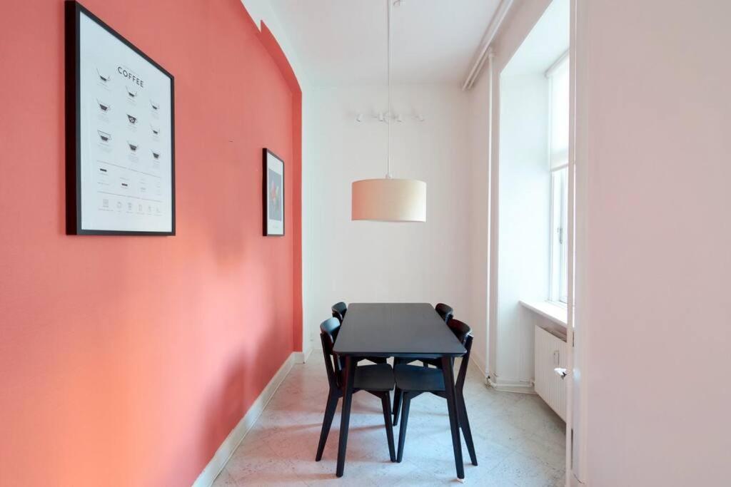 Moderen And Sleek 3Br With Bath By The Lakes And Metro Kopenhaga Zewnętrze zdjęcie